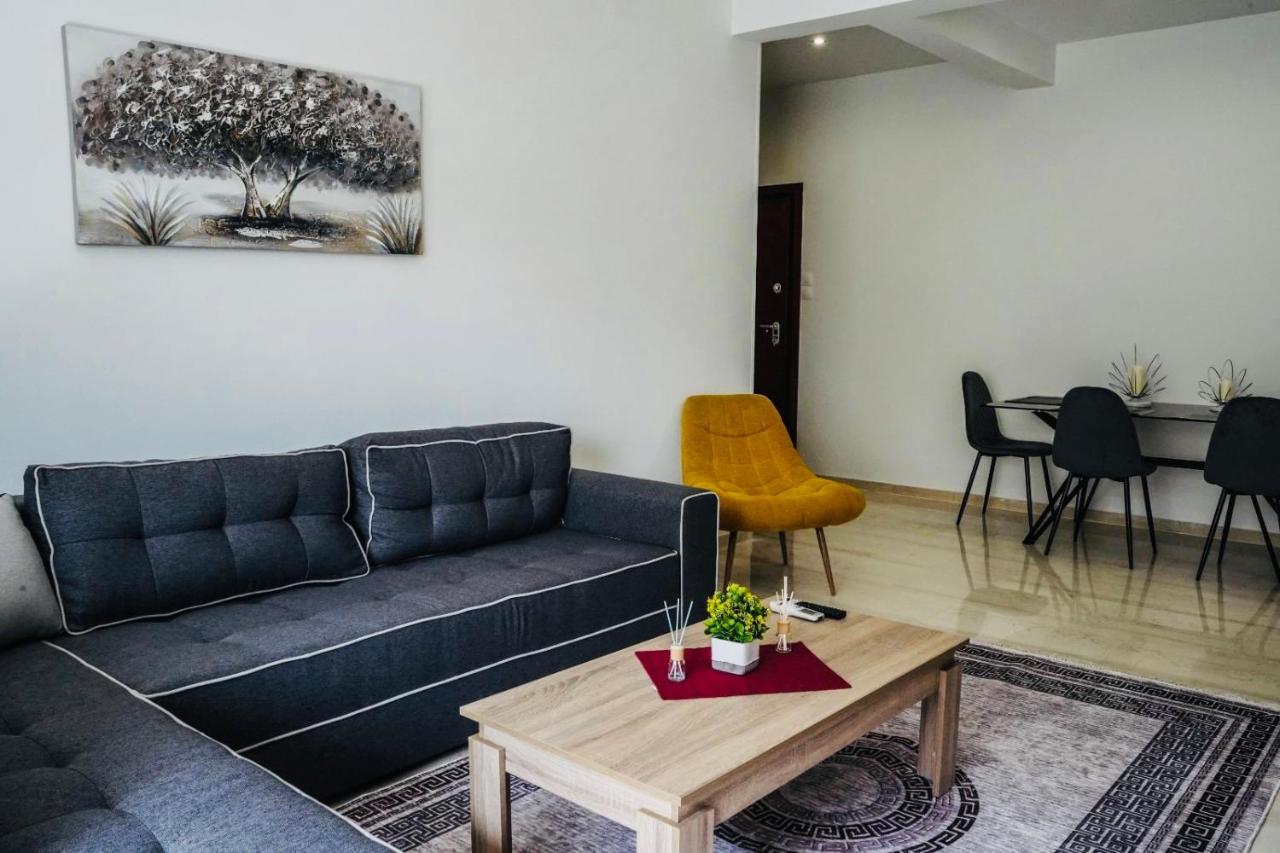 Silver Central Apartment Volos Buitenkant foto