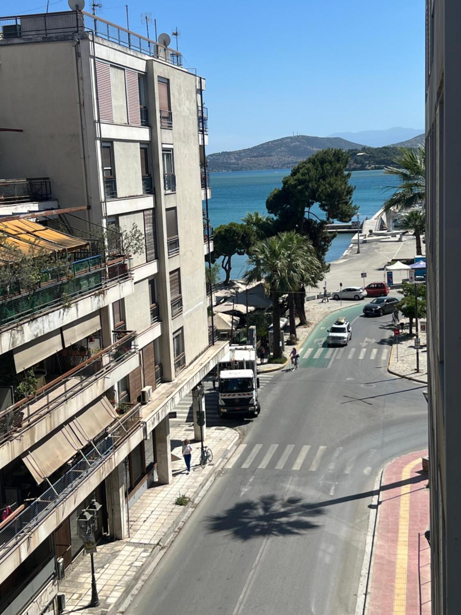 Silver Central Apartment Volos Buitenkant foto